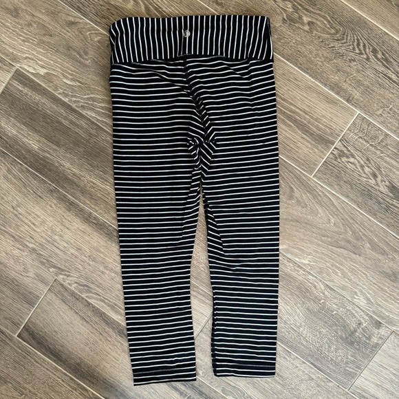 Lululemon Wunder Under Crop Parallel Stripe Black White 4 - Picture 4 of 8